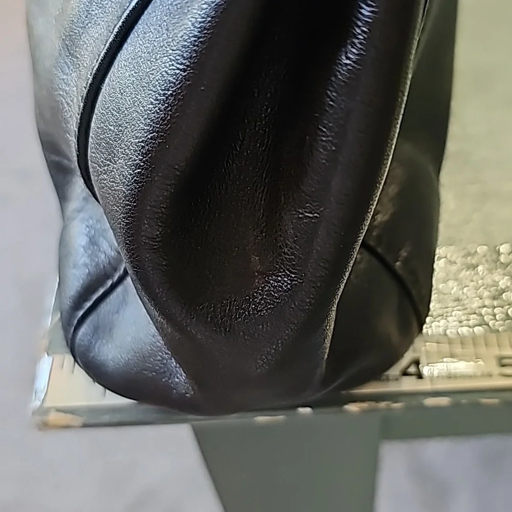 GIANI BERNINI BLACK LEATHER, vintage bag. 2 handles.‎ One outside zipper …